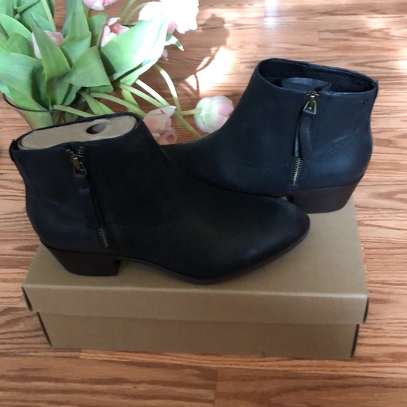 NWT Lucky Brand Leather Blandre Round Toe Zip Up Ankle Boots Black & Brown 7.5 - Picture 7 of 13
